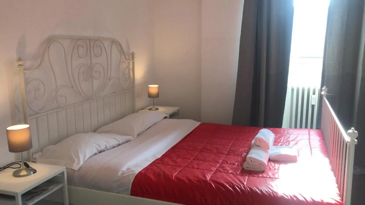 Farini Rooms Milano 0*,  Italia
